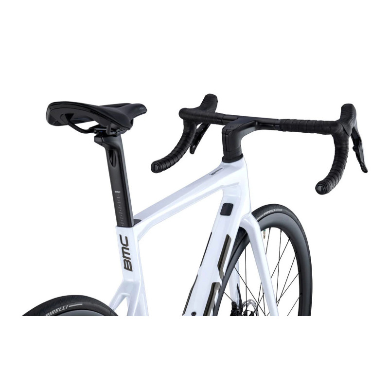 VELO ROUTE EN CARBONE BMC TEAMMACHINE SLR ONE SRAM FORCE FREINS A DISQUE HYDRAULIQUE