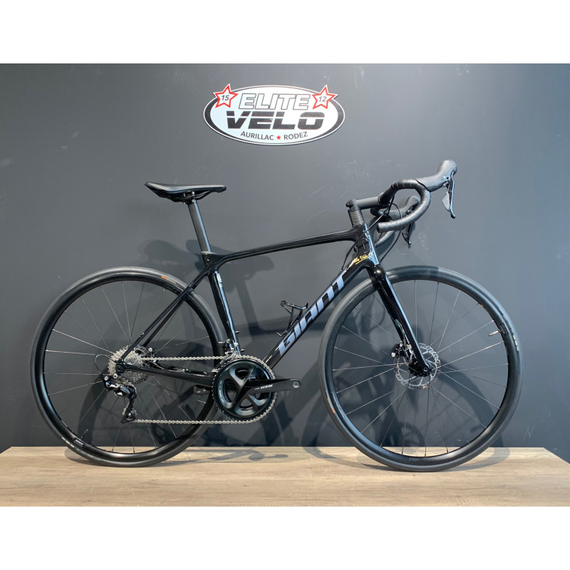 VELO DE ROUTE LEGER CARBONE GIANT TCR FREINS A DISQUE HYDRAULIQUE