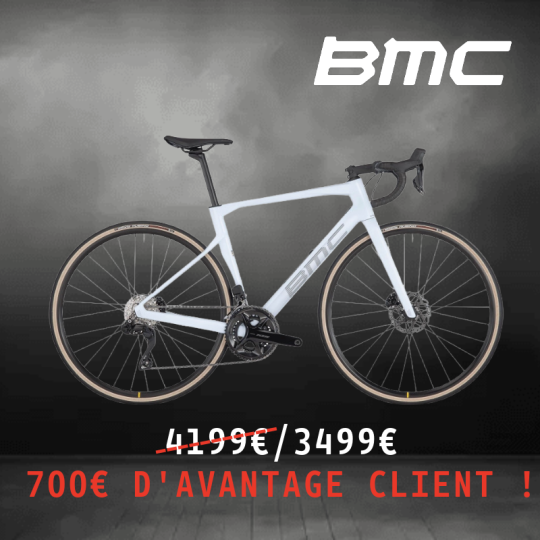 VELO DE ROUTE CARBONE BMC ROADMACHINE FOUR SHIMANO 105 FREINS A DISQUE HYDRAULIQUE