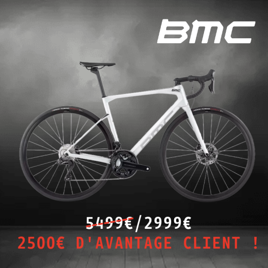 VELO DE ROUTE CARBONE BMC ROADMACHINE THREE SHIMANO ULTEGRA DI2 FREINS A DISQUE HYDRAULIQUE